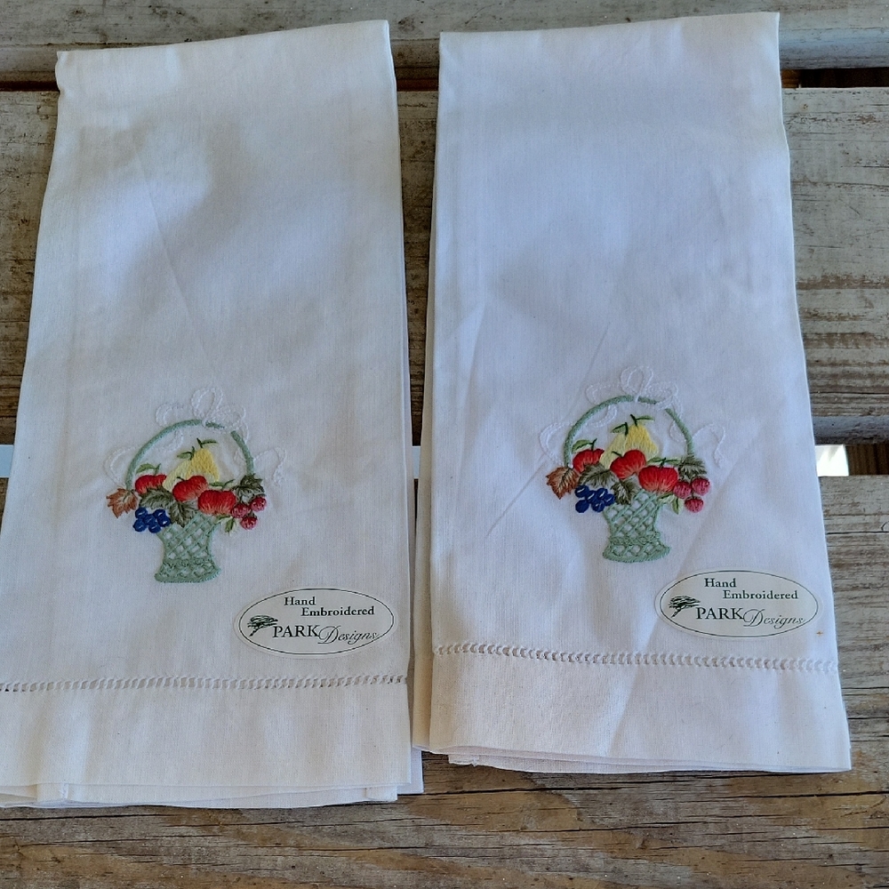 Park Designs White Hand Embroidered Kitchen Towels